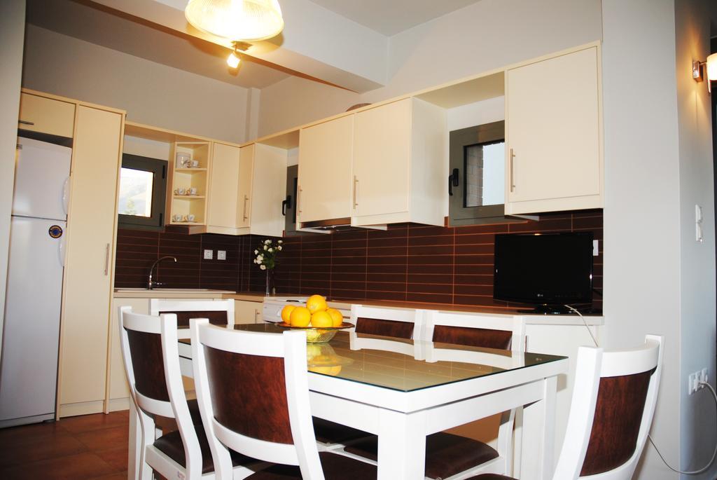 Erodios Hotel Карист Екстер'єр фото