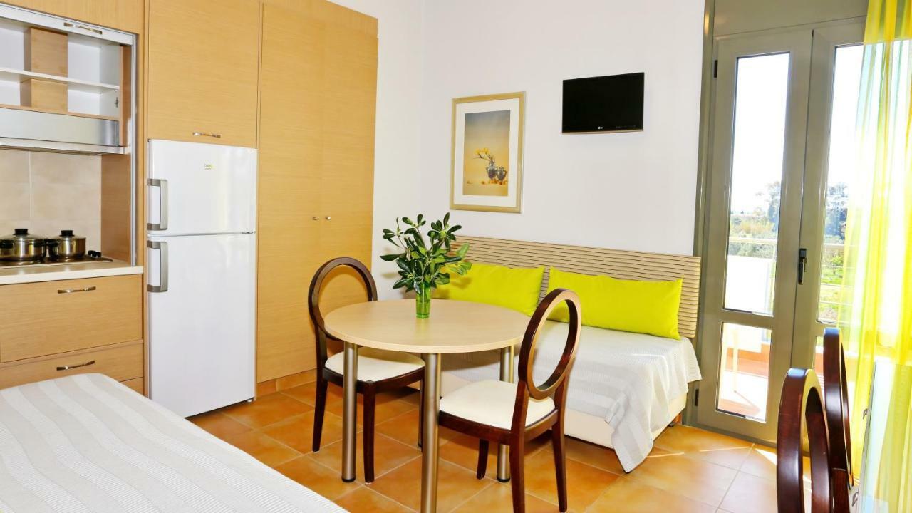 Erodios Hotel Карист Екстер'єр фото